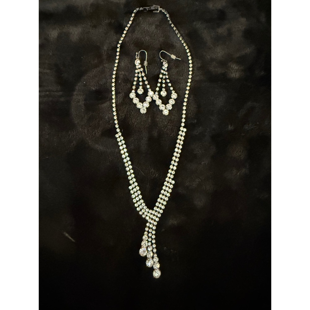 Silver Tone Rhinestone Lariat Necklace and Chandelier Earring Set Formal Bridal